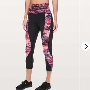 Lululemon Sweet & Repeat Crop *21" Size 2 Black/ Multi